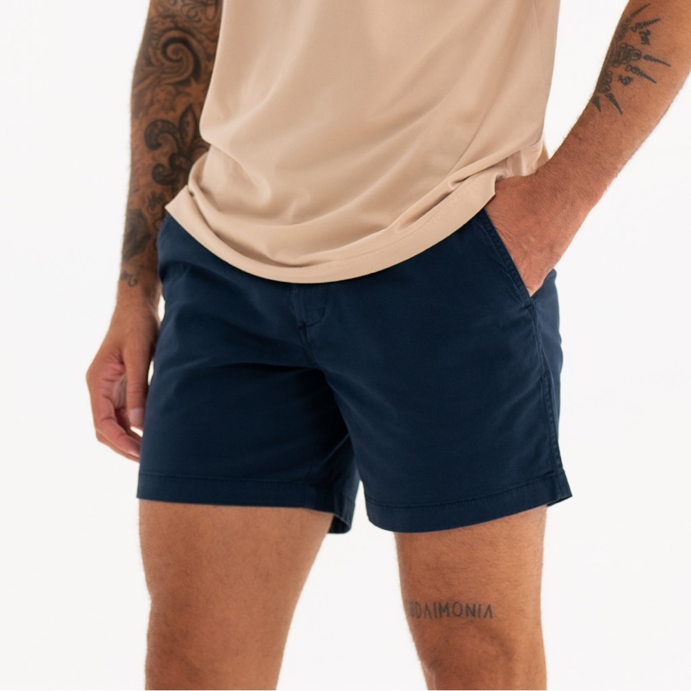 Bear Bottom men’s 5.5” inseam shorts, navy blue, size M. NWT.